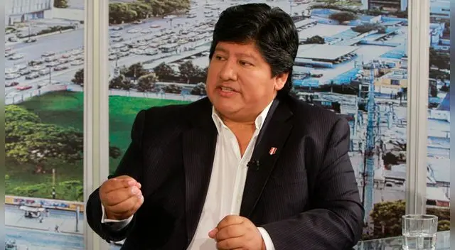 Edwin Oviedo vuelve a dejar en claro que renunciará si "comprueban actos impropios en perjuicio de FPF" Edwin Oviedo vuelve a dejar en claro que renunciará si "comprueban actos impropios en perjuicio de FPF"