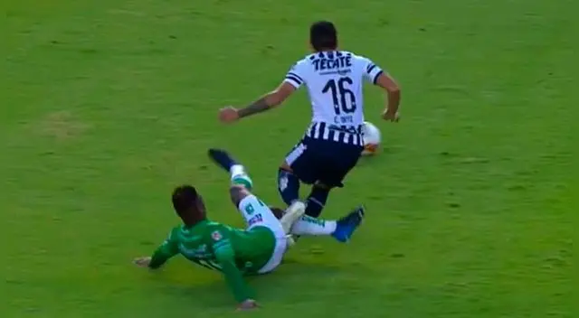 Pedro Aquino fue expulsado en su debut como titular con León Pedro Aquino fue expulsado en su debut como titular con León