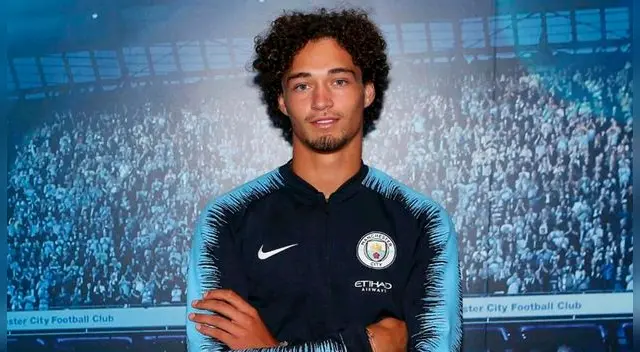 El Manchester City ficha a Philippe Sandler, catalogado como el "nuevo Virgil van Dijk". El Manchester City ficha a Philippe Sandler, catalogado como el "nuevo Virgil van Dijk".