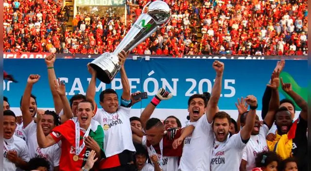 FBC Melgar: Ysrael Zúñiga se despide del fútbol profesional ante la San Martín FBC Melgar: Ysrael Zúñiga se despide del fútbol profesional ante la San Martín