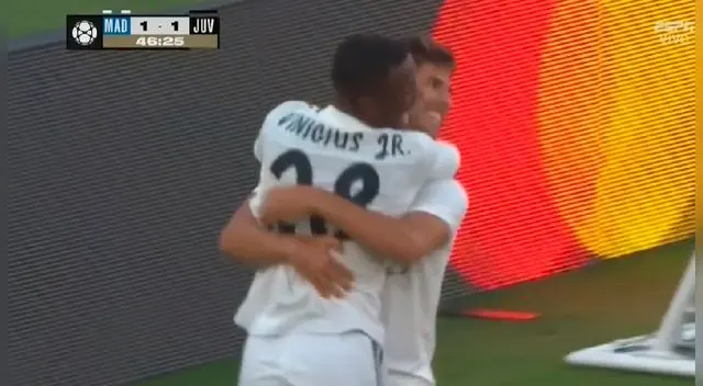 Marco Asensio y Vinicius Jr celebran el 2-1 del Real Madrid a la Juventus. Marco Asensio y Vinicius Jr celebran el 2-1 del Real Madrid a la Juventus.