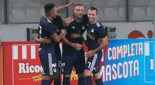 Sporting Cristal venció 1-0 a Universitario y es líder del Torneo Apertura