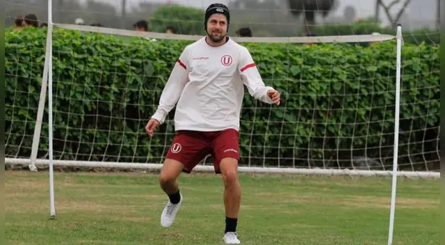 Werner Schuler debutó profesionalmente en Universitario de Deportes en el 2010. Werner Schuler debutó profesionalmente en Universitario de Deportes en el 2010.