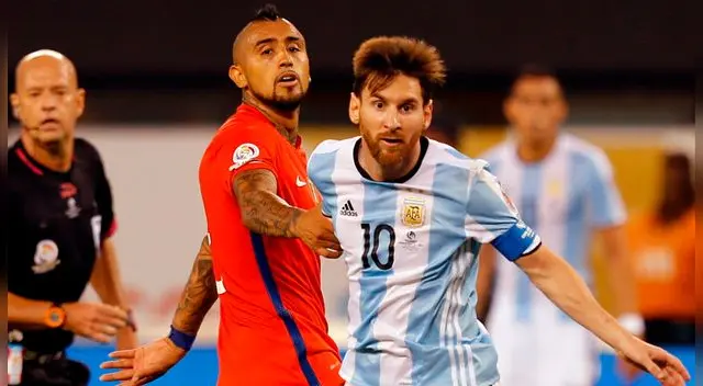 Arturo Vidal y su primer encuentro con Lionel Messi en Barcelona.