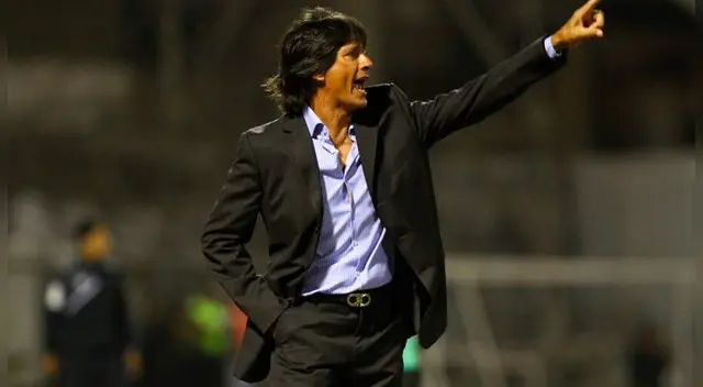 Angel Comizzo y su cálido saludo a Universitario Angel Comizzo y su cálido saludo a Universitario