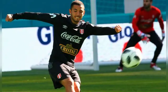 El portal destacó que el mediocampista peruano tiene buen remate al balón y facilidad para eludir a sus rivales.