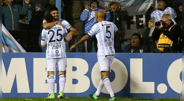 Atlético Tucumán venció 2-0 a Atlético Nacional y dio gran paso hacia cuartos de Copa Libertadores