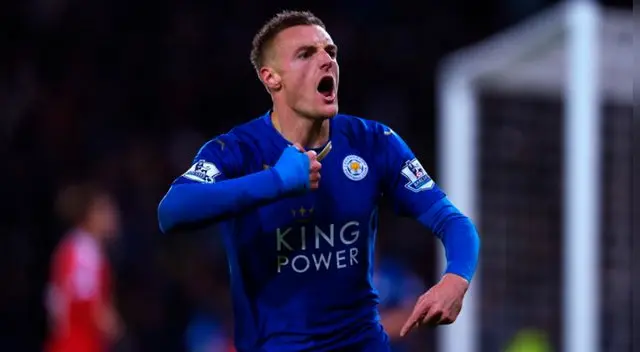 Jamie Vardy renovó con el Leicester hatas el 2022.