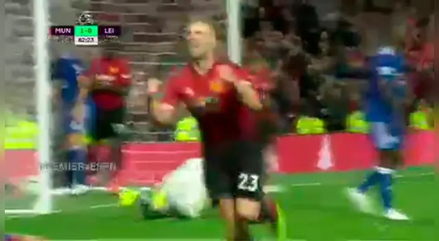 Manchester United vs Leicester City: La gran definición de Shaw para el 2-0 [VIDEO]