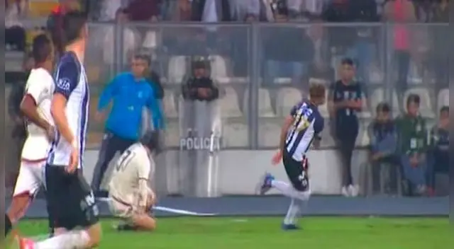Universitario vs Alianza Lima: Quevedo y Benincasa fueron expulsados por agresión. Universitario vs Alianza Lima: Quevedo y Benincasa fueron expulsados por agresión.