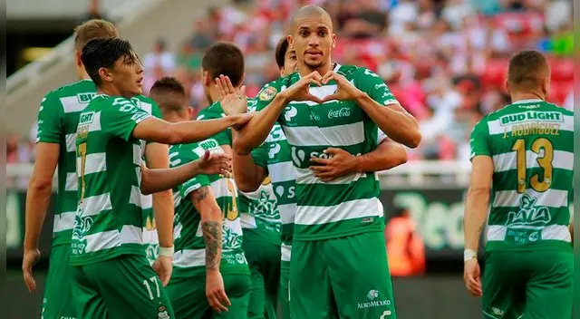 Chivas de Guadalajara cayó 2-1 ante Santos Laguna por la jornada 4 de la Liga MX.