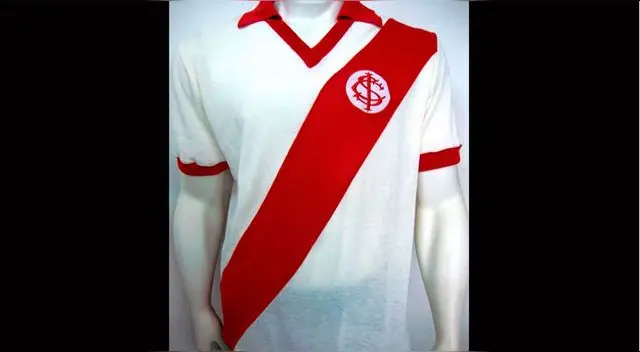 Paolo Guerrero: Inter de Porto Alegre plantea relanzar camiseta de 1954 parecido a Perú │ FOTOS Paolo Guerrero: Inter de Porto Alegre plantea relanzar camiseta de 1954 parecido a Perú │ FOTOS