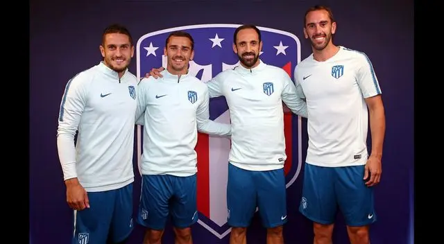 El plantel del Atlético Madrid ya se encuentra en suelo estonio para el partido de mañana ante el Real Madrid.