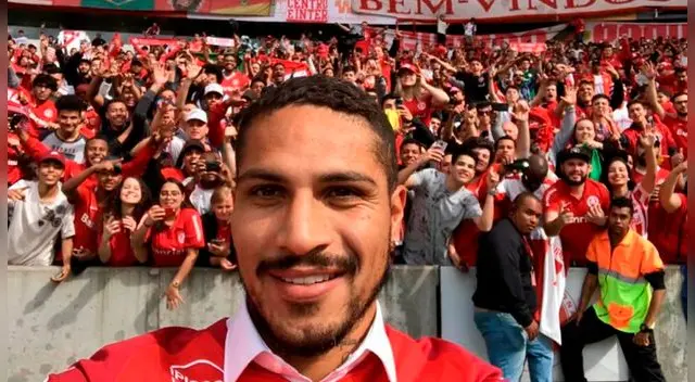 Paolo Guerrero en Inter de Porto Alegre: delantero y el selfie que se tomó con los hinchas en apoteósica presentación