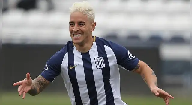 Alejandro Hohberg celebra un gol con Alianza Lima.