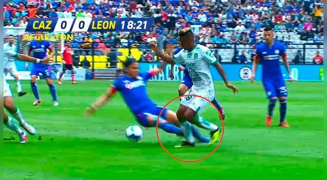 Cruz Azul vs León: Pedro Aquino y la terrible falta sufrida en la Liga MX [VIDEO]