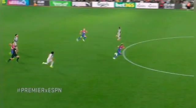 Liverpool ganó 2-0 en la Premier League con goles de Milner y Mané.