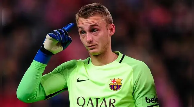 Claudio Bravo: El Manchester City no quiere a Jasper Cillessen pese a la lesión del portero chileno Claudio Bravo: El Manchester City no quiere a Jasper Cillessen pese a la lesión del portero chileno