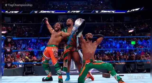 En WWE SmackDown, The New Day son los nuevos campeones en pareja.