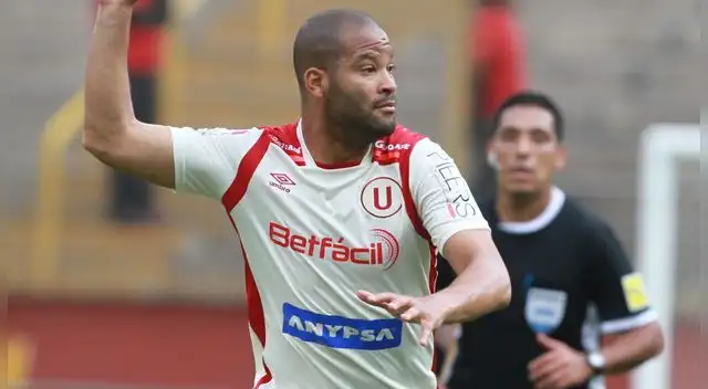 Alberto Rodríguez, durante un partido con Universitario.
