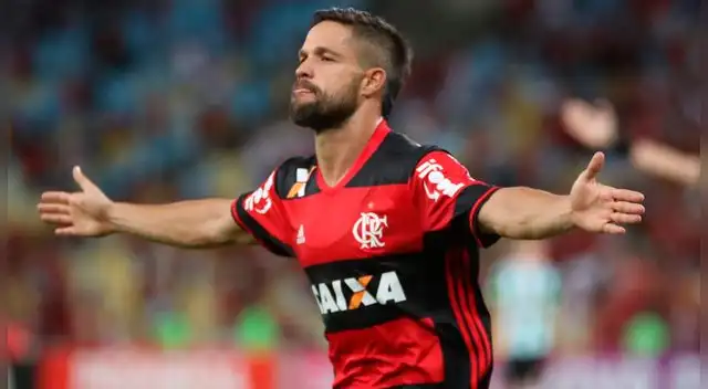 Flamengo venció 1-0 a Vitoria por la fecha 23 del Brasileirao. Flamengo venció 1-0 a Vitoria por la fecha 23 del Brasileirao.