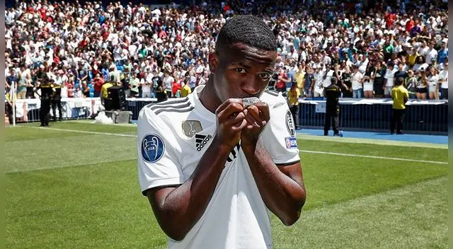 Real Madrid: hinchas del Barcelona se burlan de Vinicius Jr por su debut en el Castilla