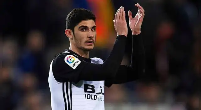 PSG: Gonçalo Guedes, nuevo jugador del Valencia de España