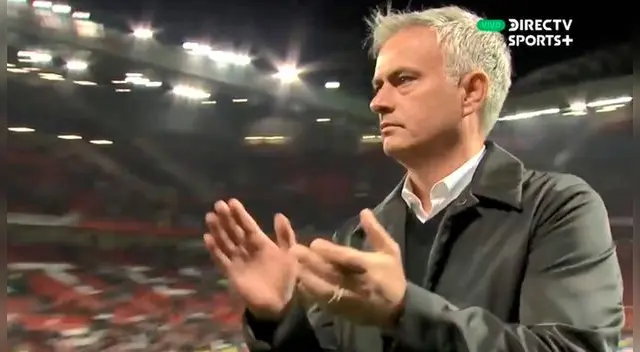 José Mourinho: El polémico aplauso del entrenador portugués a la hinchada del Manchester United | VIDEO