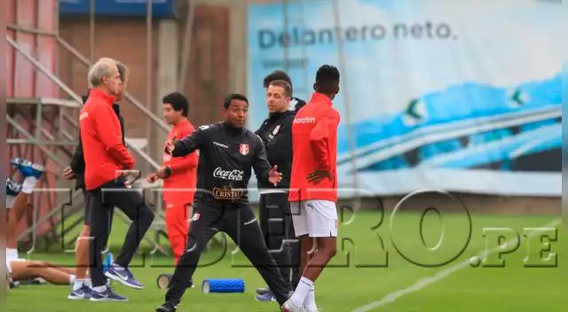 Nolberto Solano en el primer día de prácticas para duelos ante Holanda y Alemania. | Foto: Líbero Nolberto Solano en el primer día de prácticas para duelos ante Holanda y Alemania. | Foto: Líbero