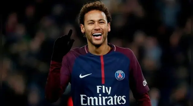 Neymar y su tierno gesto con un niño que lo sorprendió en el campo. Neymar y su tierno gesto con un niño que lo sorprendió en el campo.