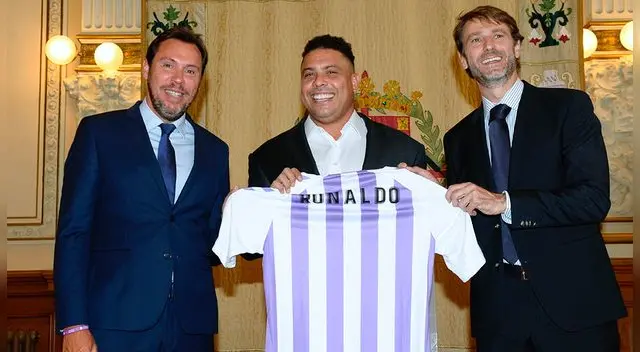 Ronaldo en compañía del alcalde de Valladolid y el presidente de su nuevo club. Ronaldo en compañía del alcalde de Valladolid y el presidente de su nuevo club.