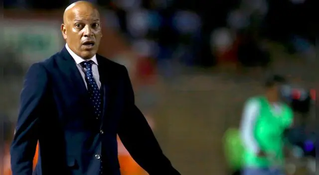 Roberto Mosquera sigue imbatible en la Liga de Bolivia y con un equipo "que no quería quemar su imagen"