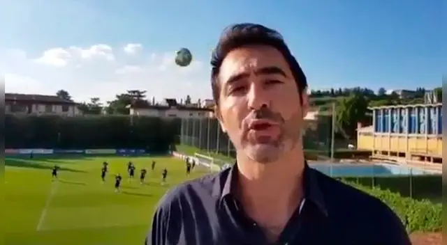 ¡Estuvo cerca! Periodista se salvó de recibir balonazo en entrenamiento de Italia [VIDEO]