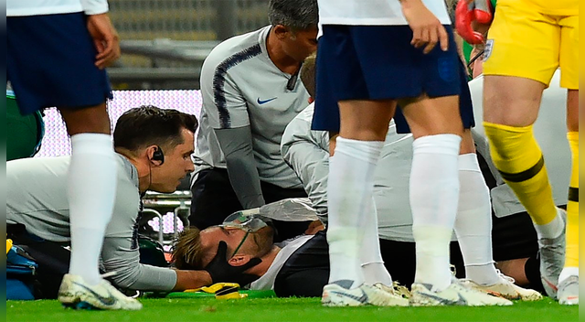 España vs Inglaterra: Choque entre Luke Shaw y Dani Carvajal deja inconsciente al lateral inglés │ VIDEO