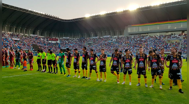 Seleccion boliviana: Evo Morales señaló que se evalúa dejar La Paz para jugar en el lujoso estadio de Cochabamba. Seleccion boliviana: Evo Morales señaló que se evalúa dejar La Paz para jugar en el lujoso estadio de Cochabamba.