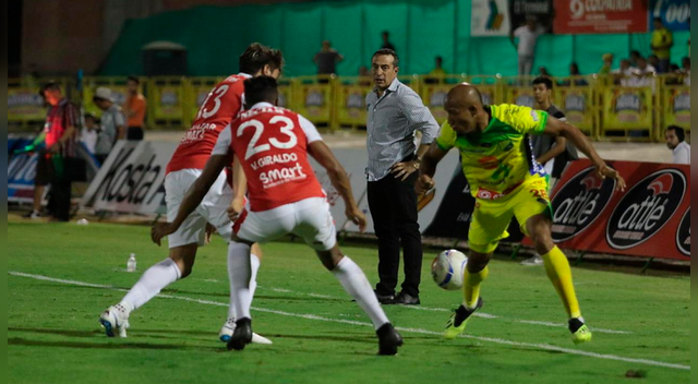 Guillermo Sanguinetti: Independiente Santa Fe lucha por obtener el campeonato colombiano. Guillermo Sanguinetti: Independiente Santa Fe lucha por obtener el campeonato colombiano.