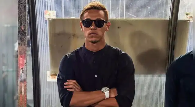 Keisuke Honda debutó como seleccionador de Camboya