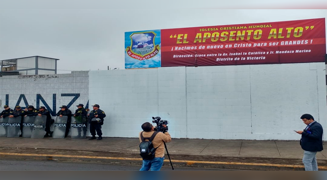 Iglesia evangélica tomó las instalaciones aledañas a Matute │ FOTOS Iglesia evangélica tomó las instalaciones aledañas a Matute │ FOTOS