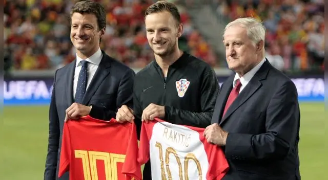 Ivan Rakitic y su cara de sorpresa tras ser homenajeado por España [VIDEO]