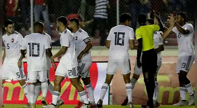 Venezuela logró llevarse un valiosos triunfo ante Panamá en el Estadio Rommel Fernández gracias a un doblete de Salomón Rondón.