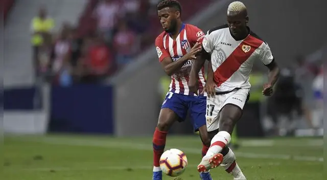 Luis Advíncula fue elogiado por periodistas de DirecTV.