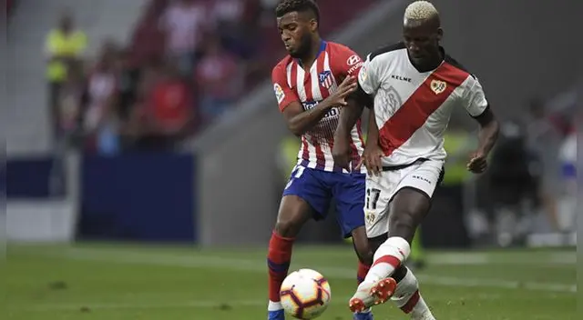Luis Advíncula se pronunció en Instagram por su remate al palo