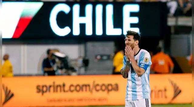 Lionel Messi renunció a su selección tras aquella final perdida ante los chilenos. 