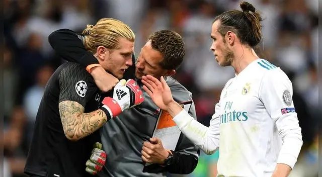 Gareth Bale consolando a Loris Karius tras la final de Kiev. 