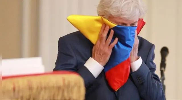 José Pekerman: El emotivo llanto del entrenador argentino tras ser homenajeado por el presidente de Colombia | VIDEO José Pekerman: El emotivo llanto del entrenador argentino tras ser homenajeado por el presidente de Colombia | VIDEO