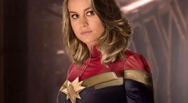 Marvel: Captain Marvel: ¿Por qué golpea a una anciana en su tráiler?