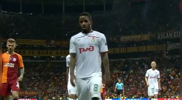 Jefferson Farfán falló una nueva ocasión de gol que falló en el Lokomotiv vs Galatasaray Jefferson Farfán falló una nueva ocasión de gol que falló en el Lokomotiv vs Galatasaray