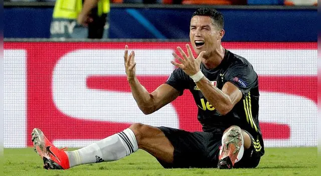 La polémica expulsión de Cristiano Ronaldo en el Juventus vs Valencia por la Champions League. La polémica expulsión de Cristiano Ronaldo en el Juventus vs Valencia por la Champions League.