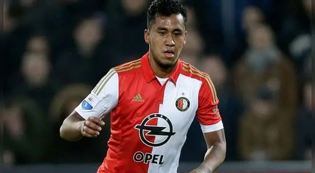 Renato Tapia juega los últimos minutos en victoria de Feyenoord ante Utrecht