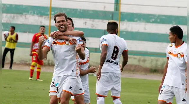 San Martín vs Ayacucho FC: Mauricio Montes aportó su fútbol para los visitantes. 